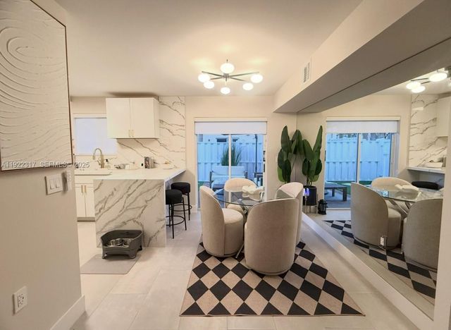 7775 NW 22nd Street 101, Pembroke Pines, FL 33024