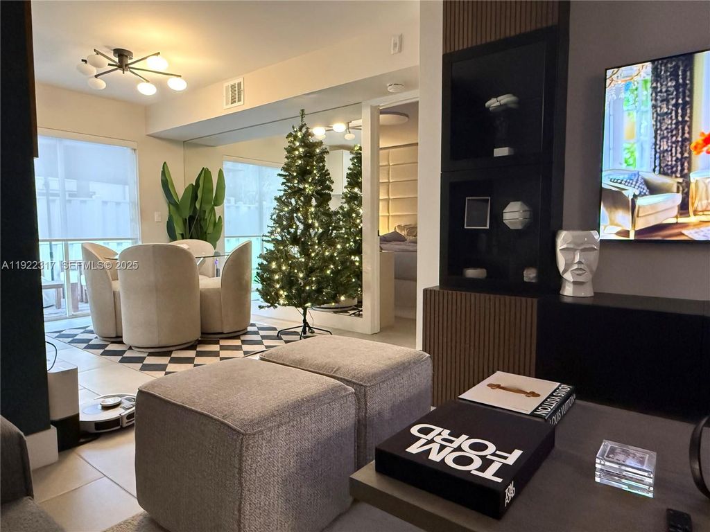 7775 NW 22nd Street 101, Pembroke Pines, FL 33024