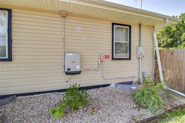 117 S Hamilton Street, Otterville, IL 62052