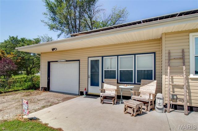 117 S Hamilton Street, Otterville, IL 62052