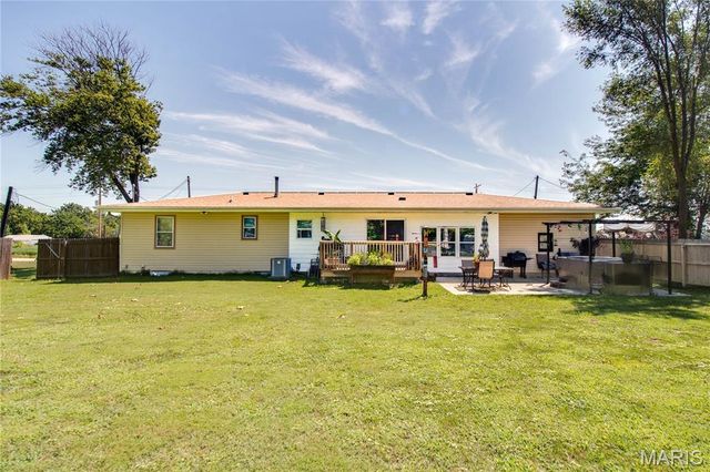 117 S Hamilton Street, Otterville, IL 62052