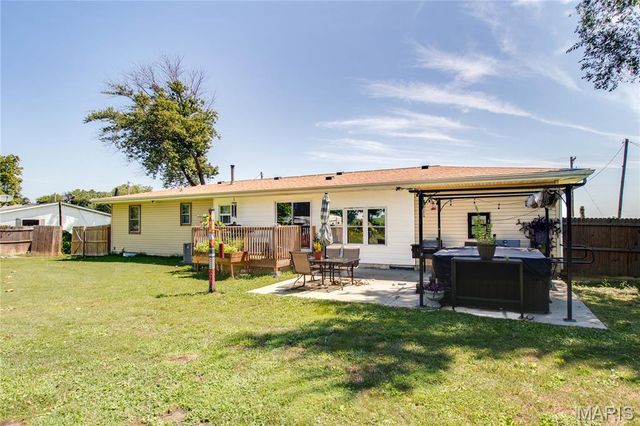 117 S Hamilton Street, Otterville, IL 62052