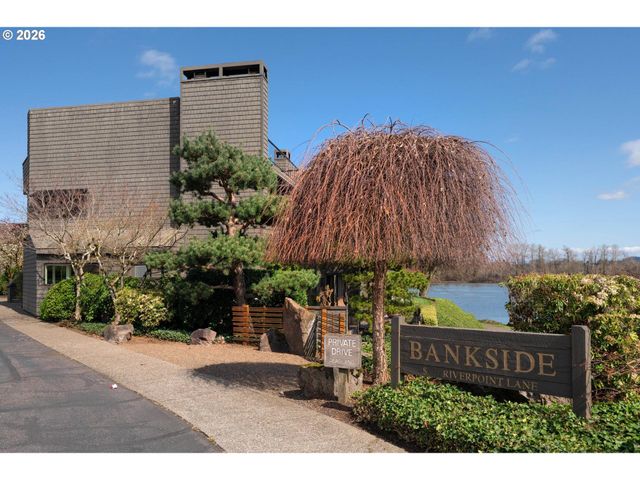 5826 S RIVERPOINT Ln, Portland, OR 97239