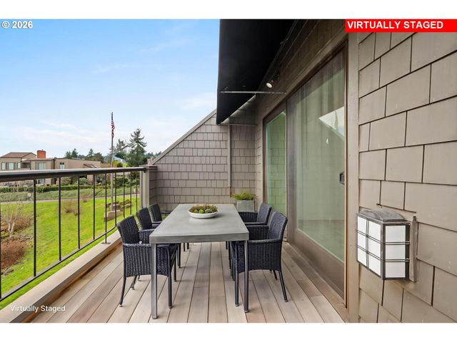 5826 S RIVERPOINT Ln, Portland, OR 97239