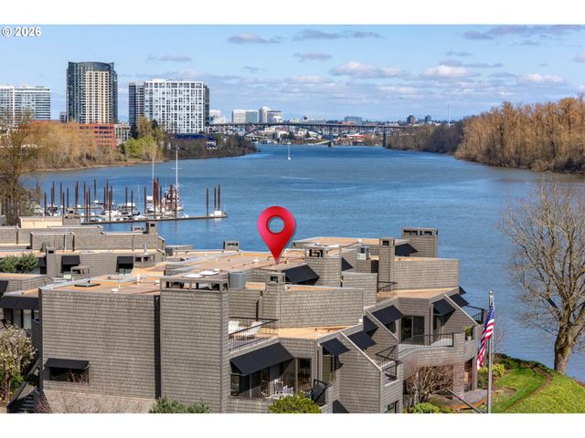 5826 S RIVERPOINT Ln, Portland, OR 97239