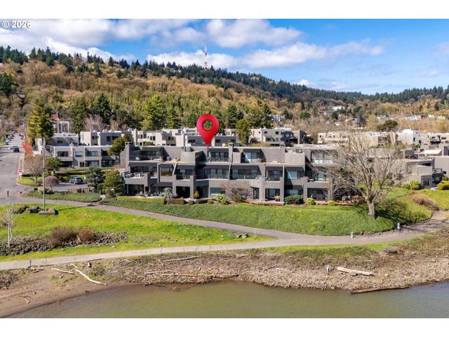 5826 S RIVERPOINT Ln, Portland, OR 97239