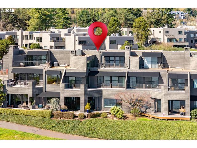 5826 S RIVERPOINT Ln, Portland, OR 97239