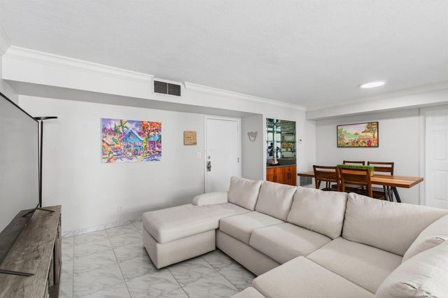 1239 Hillsboro Mile 403, Hillsboro Beach, FL 33062