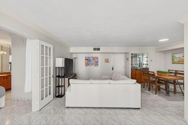 1239 Hillsboro Mile 403, Hillsboro Beach, FL 33062