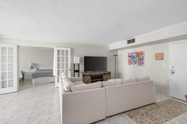 1239 Hillsboro Mile 403, Hillsboro Beach, FL 33062