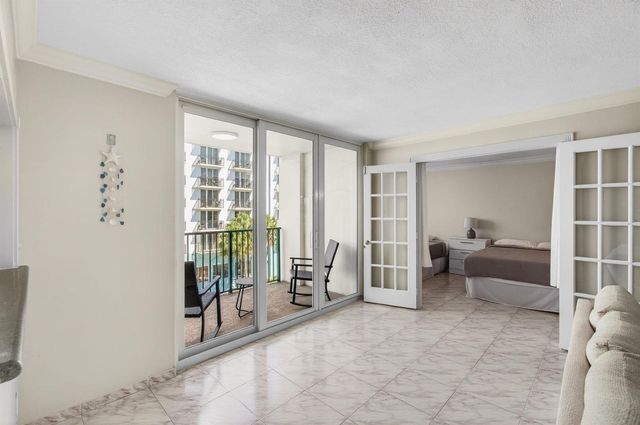 1239 Hillsboro Mile 403, Hillsboro Beach, FL 33062