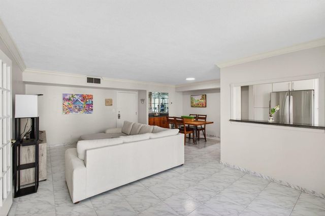 1239 Hillsboro Mile 403, Hillsboro Beach, FL 33062
