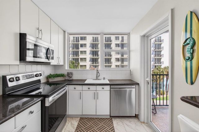 1239 Hillsboro Mile 403, Hillsboro Beach, FL 33062