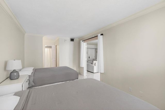 1239 Hillsboro Mile 403, Hillsboro Beach, FL 33062