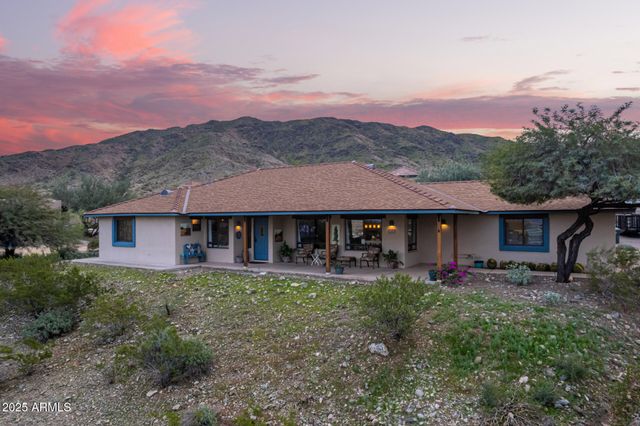 2535 W SUNRISE Drive, Phoenix, AZ 85041