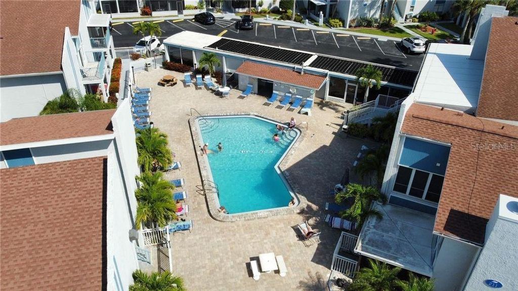 Image 5 of property listing at 273 REX PLACE G, Madeira Beach, FL 33708