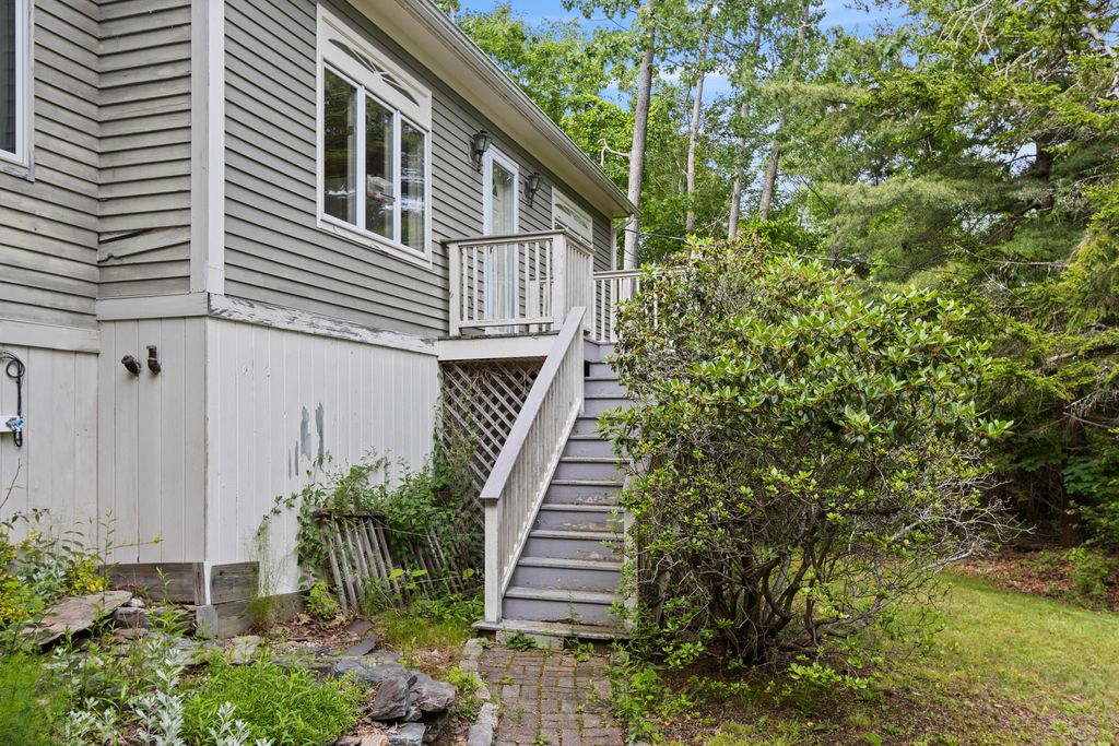 238 Brackett Avenue, Portland, ME 04108 — photo 5