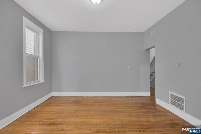 106 11th Street, Newark, NJ 07107