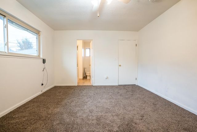 322 W Fountain Way, Fresno, CA 93705