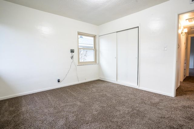 322 W Fountain Way, Fresno, CA 93705