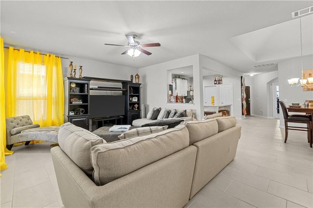 8048 Bassano DR, Round Rock, TX 78665