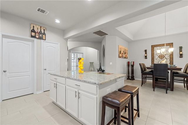 8048 Bassano DR, Round Rock, TX 78665