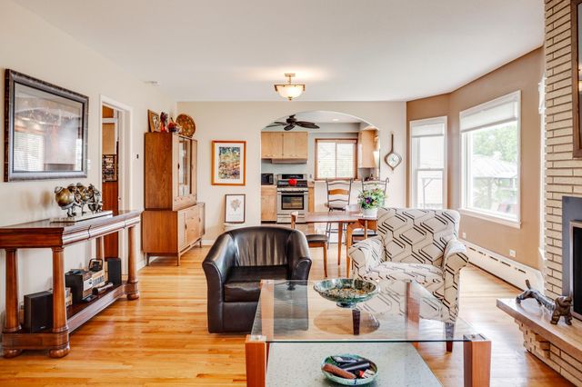 129 Melbourne Avenue SE, Minneapolis, MN 55414
