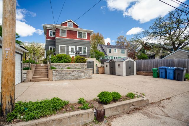 129 Melbourne Avenue SE, Minneapolis, MN 55414