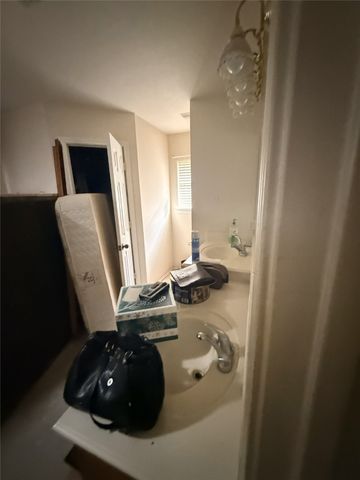 1220 Oak Valley, Denton, TX 76209