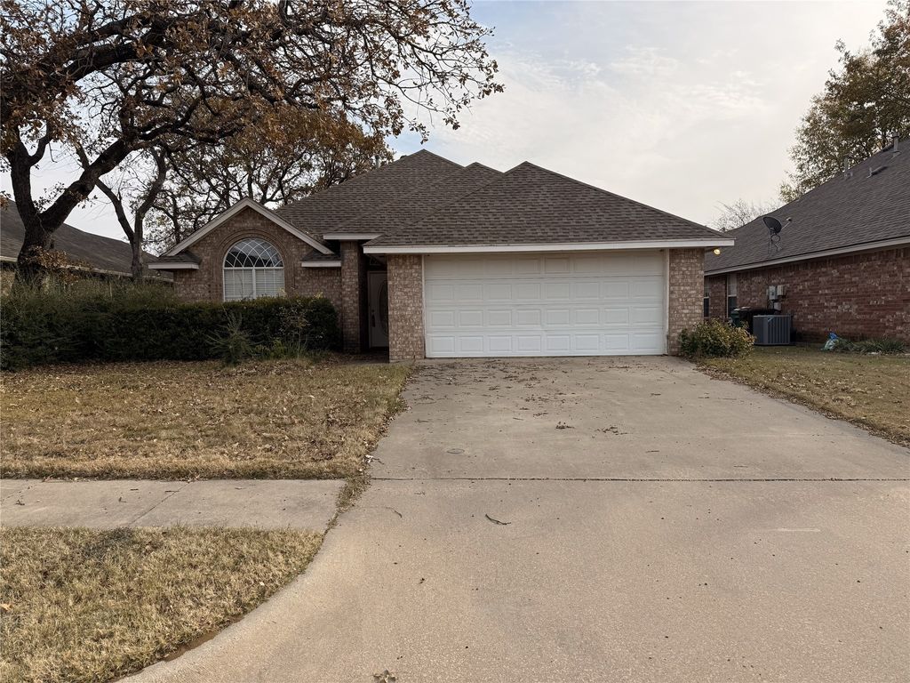 1220 Oak Valley, Denton, TX 76209