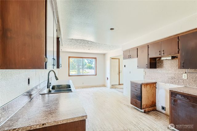 8910 NE 82nd Street, Vancouver, WA 98662