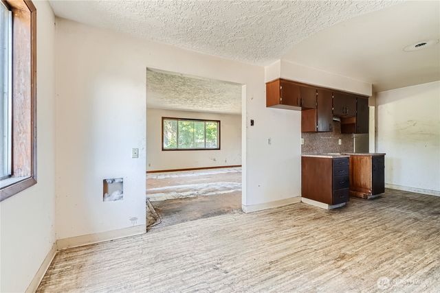 8910 NE 82nd Street, Vancouver, WA 98662