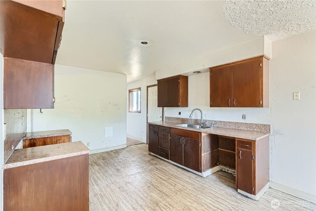 8910 NE 82nd Street, Vancouver, WA 98662