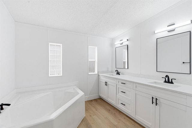 3906 FOX RIDGE BOULEVARD, Wesley Chapel, FL 33543