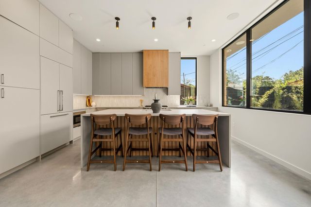 1403 Barton Hills Dr 3, Austin, TX 78704
