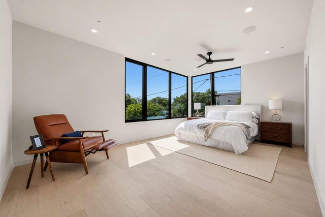 1403 Barton Hills Dr 3, Austin, TX 78704