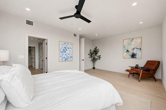1403 Barton Hills Dr 3, Austin, TX 78704