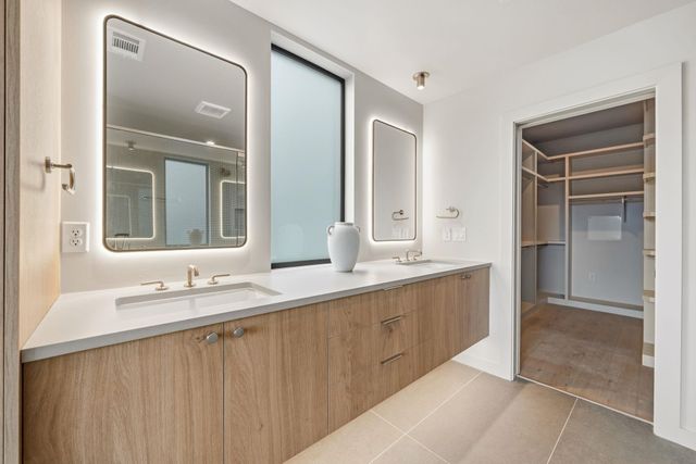 1403 Barton Hills Dr 3, Austin, TX 78704
