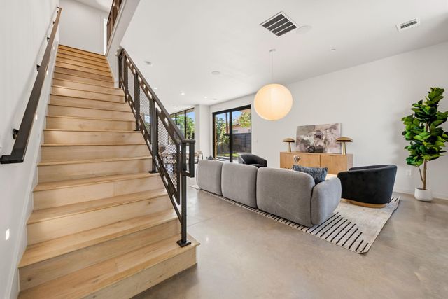 1403 Barton Hills Dr 3, Austin, TX 78704
