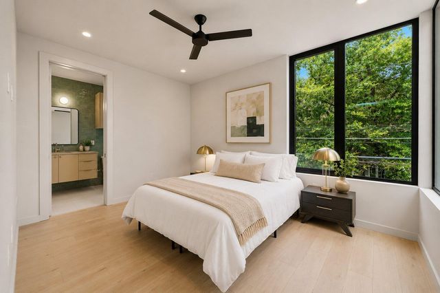 1403 Barton Hills Dr 3, Austin, TX 78704