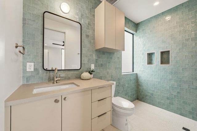 1403 Barton Hills Dr 3, Austin, TX 78704