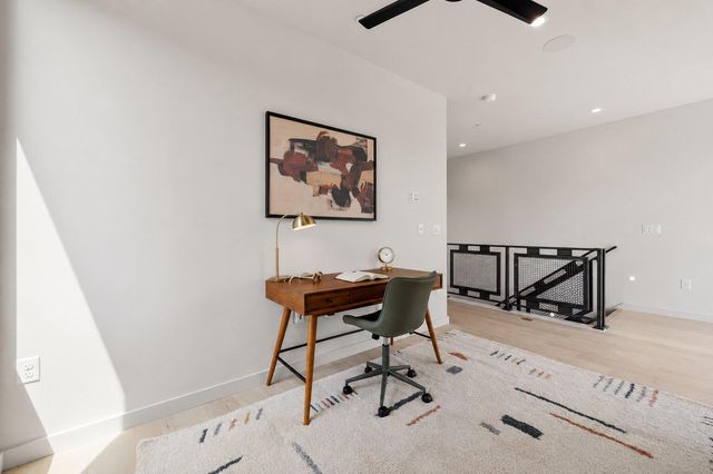 1403 Barton Hills Dr 3, Austin, TX 78704