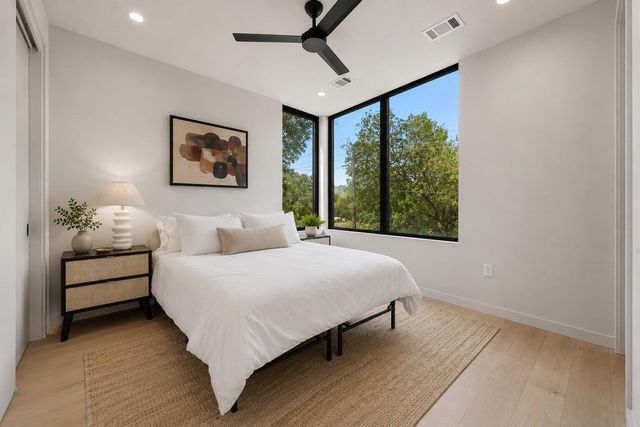 1403 Barton Hills Dr 3, Austin, TX 78704