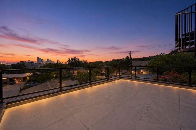 1403 Barton Hills Dr 3, Austin, TX 78704