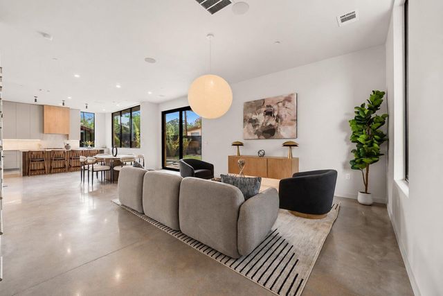1403 Barton Hills Dr 3, Austin, TX 78704