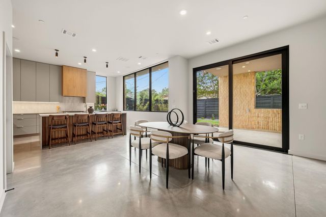 1403 Barton Hills Dr 3, Austin, TX 78704