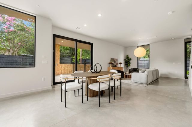 1403 Barton Hills Dr 3, Austin, TX 78704