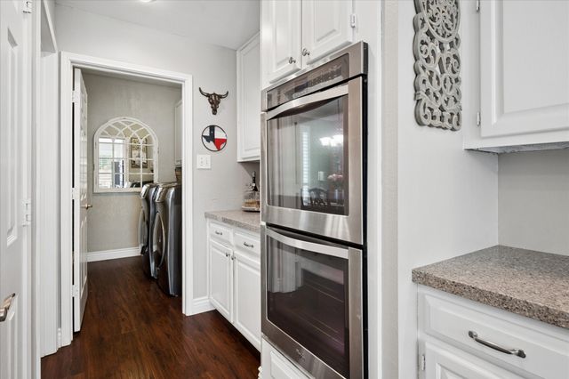 1913 Hartford Road, Grapevine, TX 76051