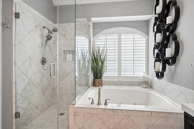 1913 Hartford Road, Grapevine, TX 76051