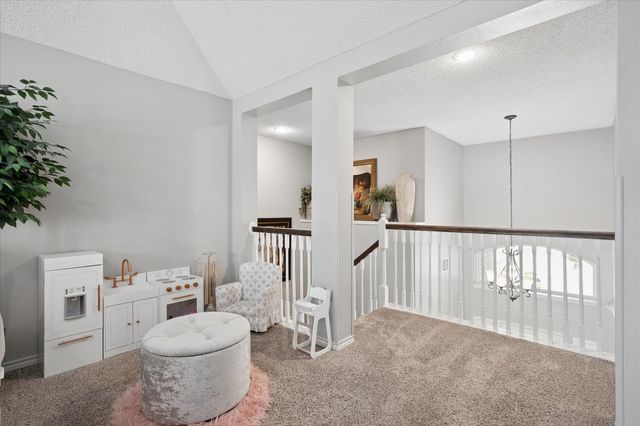 1913 Hartford Road, Grapevine, TX 76051